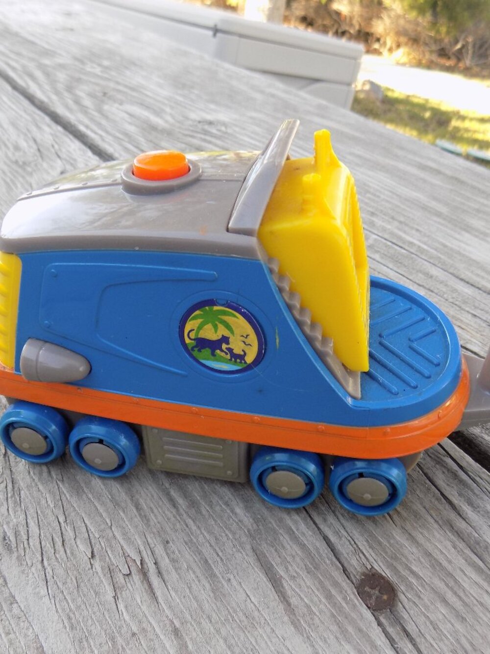 MATTEL VIA TRAIN CAR ENGINE 2008 WORKS Safari Train *